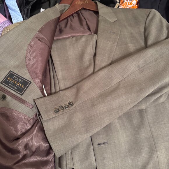 EUC Jos A Bank 42R Reserve Collection Tailored Fit Suit, Tan 2 button, 36x30 - Picture 7 of 9